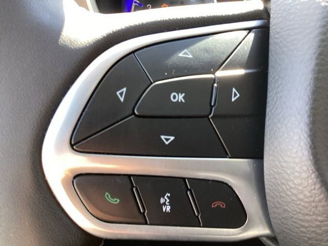 Used 2023 Chrysler Voyager LX image 17