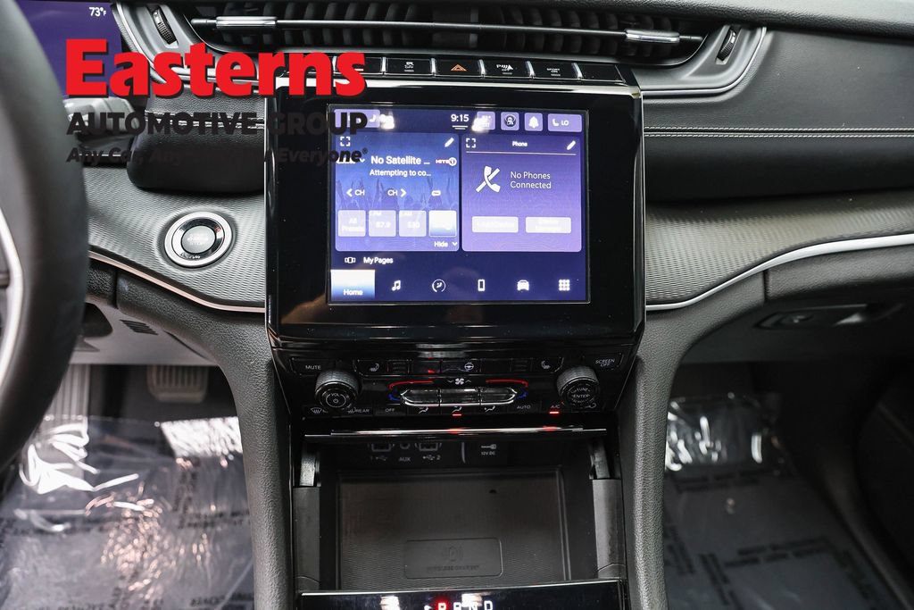 Used 2023 Jeep Grand Cherokee L Laredo AWD/4WD image 12
