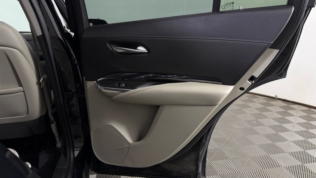 Used 2019 Cadillac XT4 Luxury w/ Cold Weather Package FWD image 27