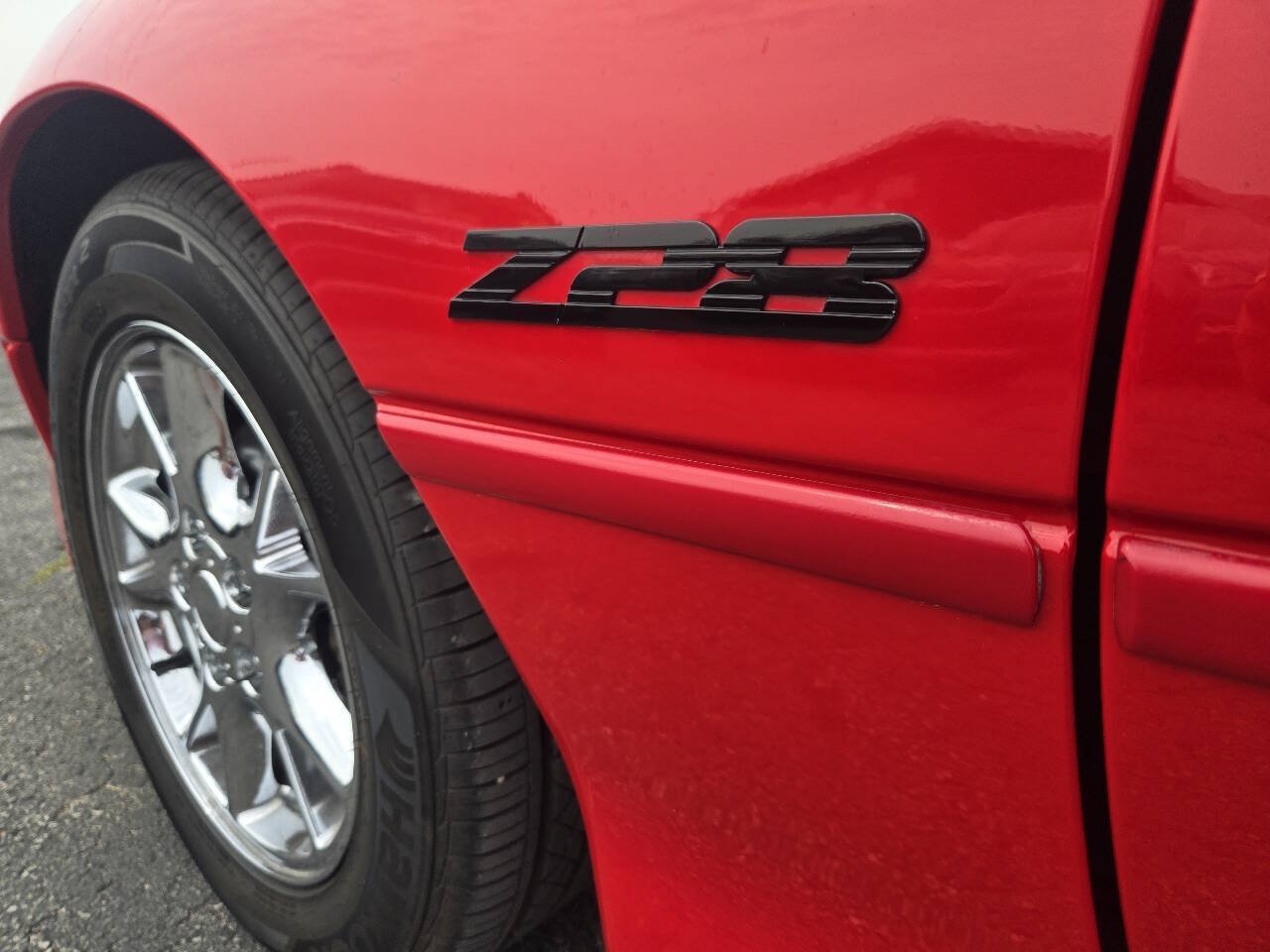 Used 1996 Chevrolet Camaro Z28 RWD image 25