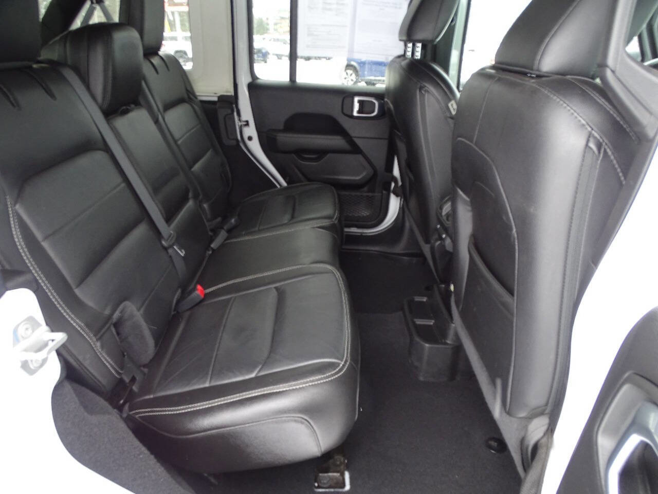 Used 2021 Jeep Wrangler Unlimited Sahara AWD/4WD image 38