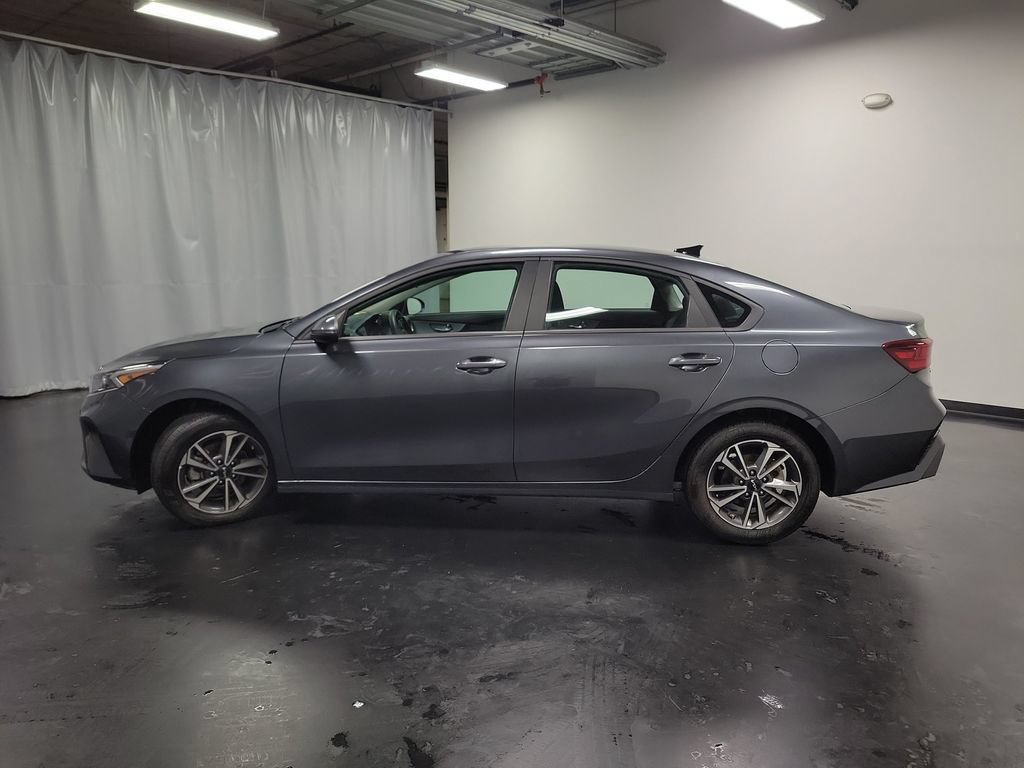 Used 2024 Kia Forte LXS w/ LXS Technology Package FWD image 5