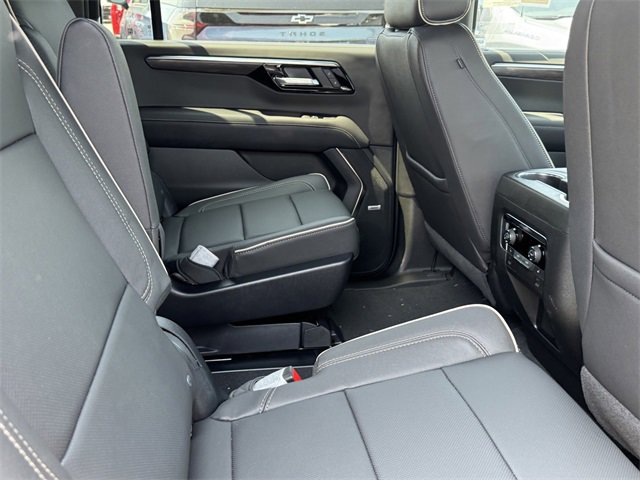 New 2025 Chevrolet Suburban Premier image 9