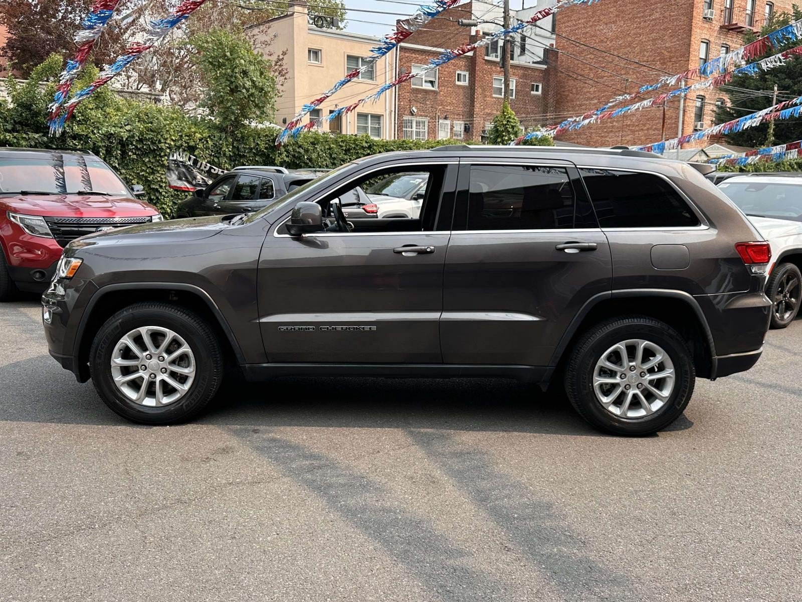 Certified 2021 Jeep Grand Cherokee Laredo X AWD/4WD image 7