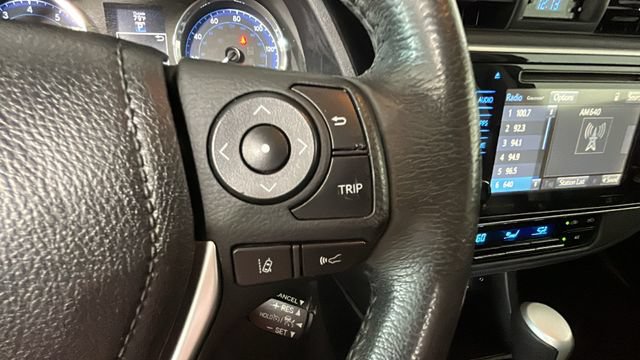 Used 2018 Toyota Corolla XSE FWD image 16