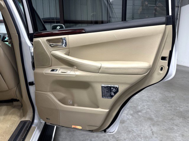 Used 2011 Lexus LX 570 4WD w/ Luxury Pkg image 40