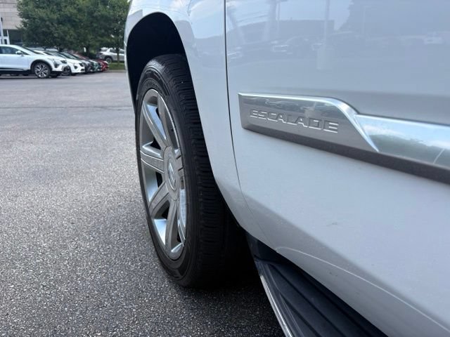 Used 2019 Cadillac Escalade Luxury AWD/4WD image 15