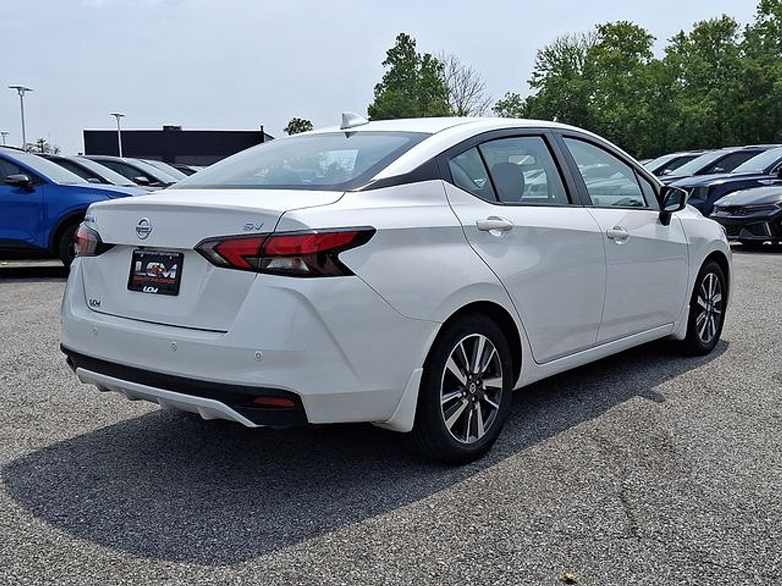 Used 2022 Nissan Versa SV w/ Trunk Package FWD image 5