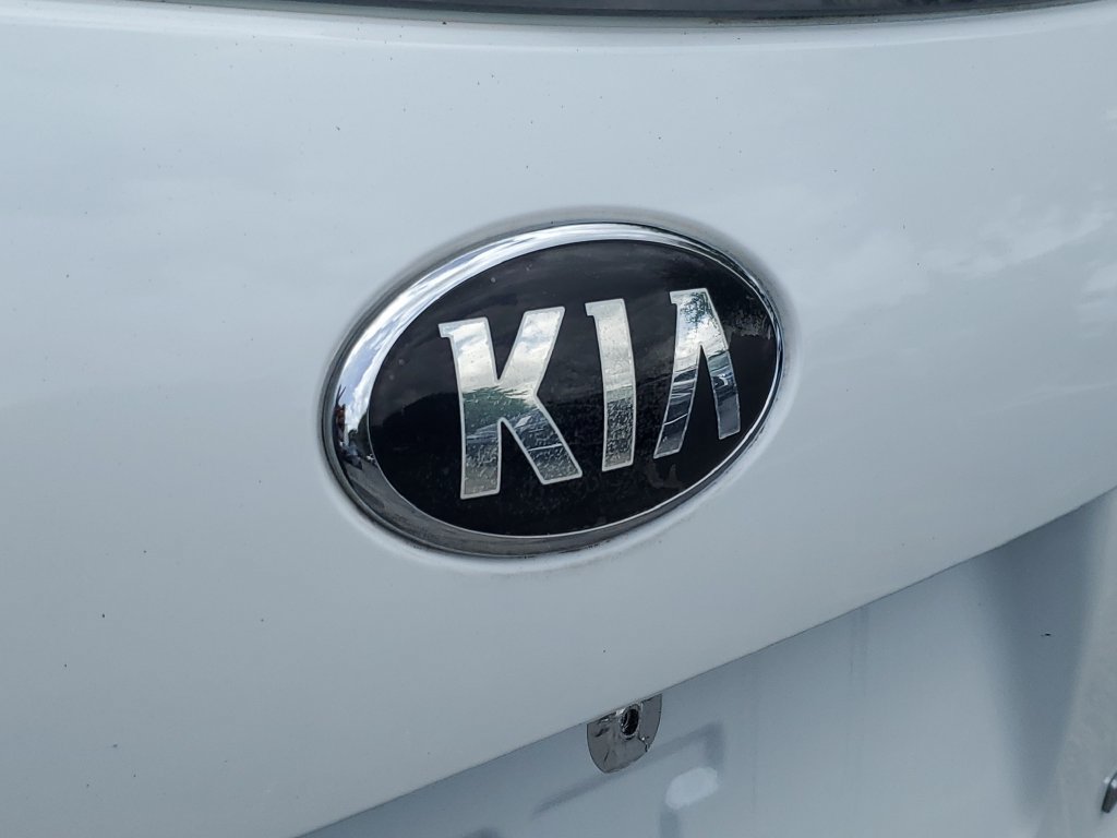 Used 2017 Kia Sorento FWD image 11