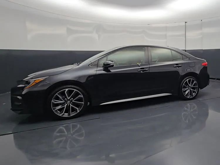Used 2021 Toyota Corolla SE w/ SE Premium Package FWD image 10