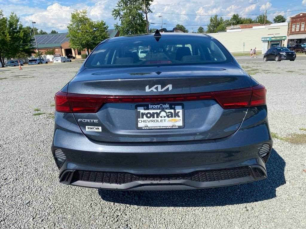 Used 2022 Kia Forte LXS FWD image 4