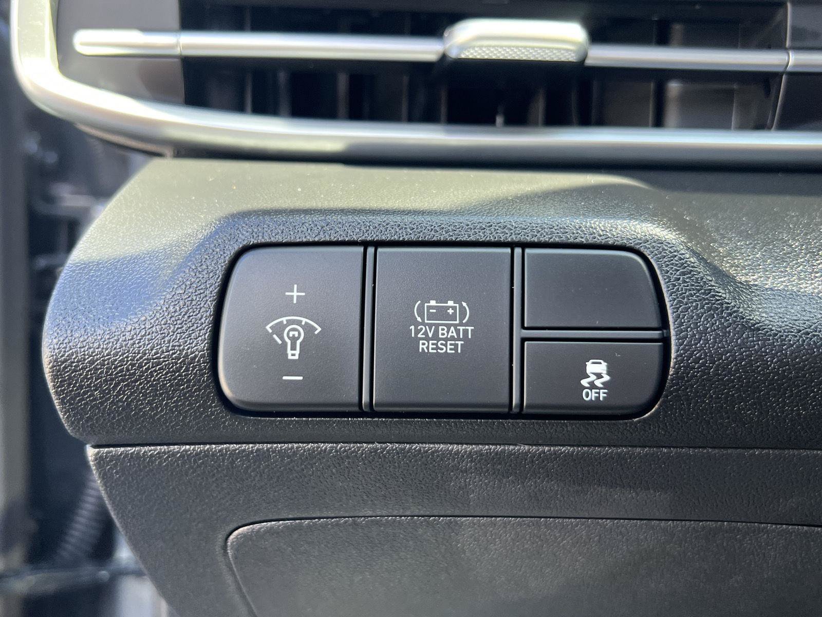 Certified 2026 Hyundai Elantra Limited FWD image 28