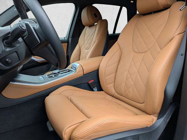 Certified 2025 BMW X5 xDrive40i w/ Parking Assistance Package image 17