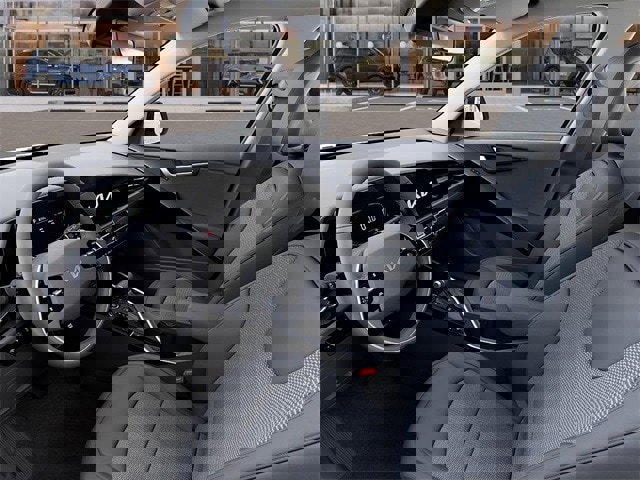 New 2025 Kia Niro EX image 17