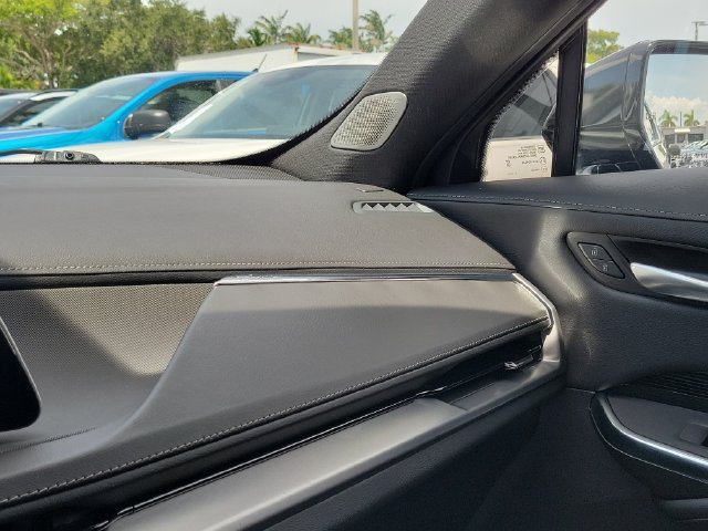 Used 2024 Cadillac XT4 Luxury w/ Cold Weather Package FWD image 29