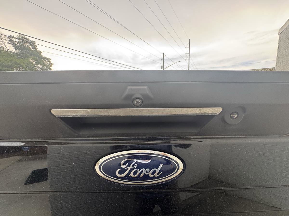 Used 2022 Ford F350 Lariat w/ Lariat Ultimate Package AWD/4WD image 24