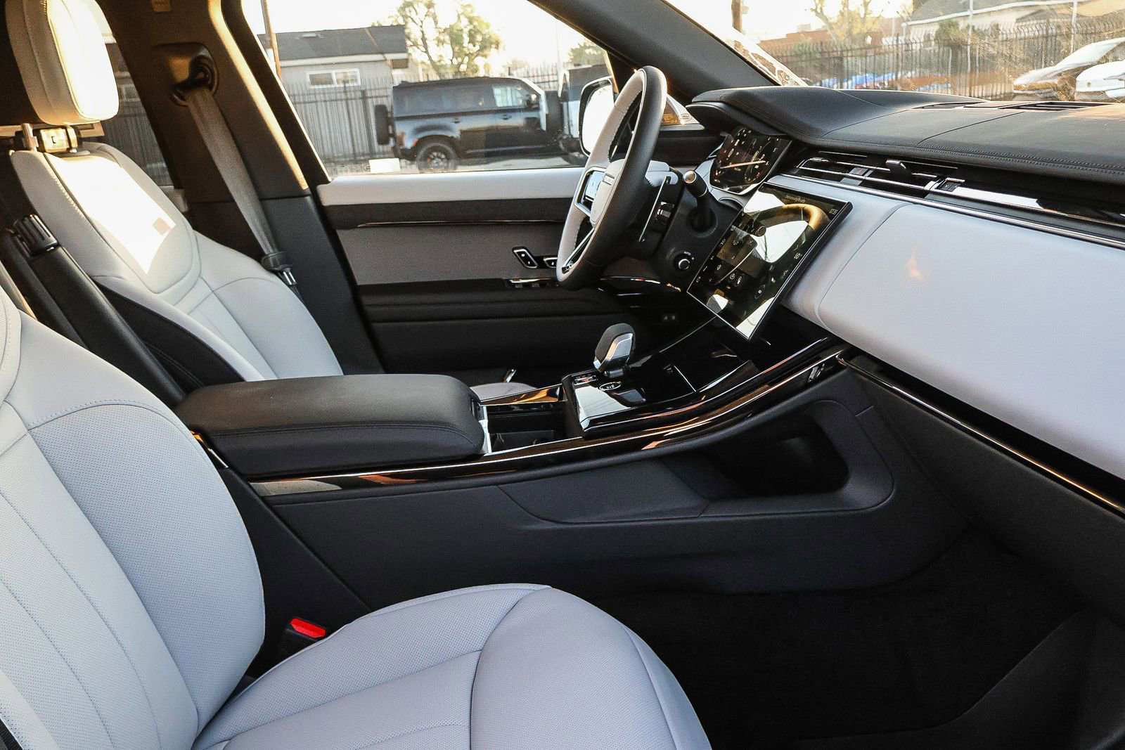 New 2026 Land Rover Range Rover Sport Dynamic SE image 17