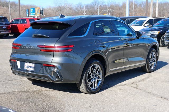 Used 2025 Genesis GV70 2.5T image 3