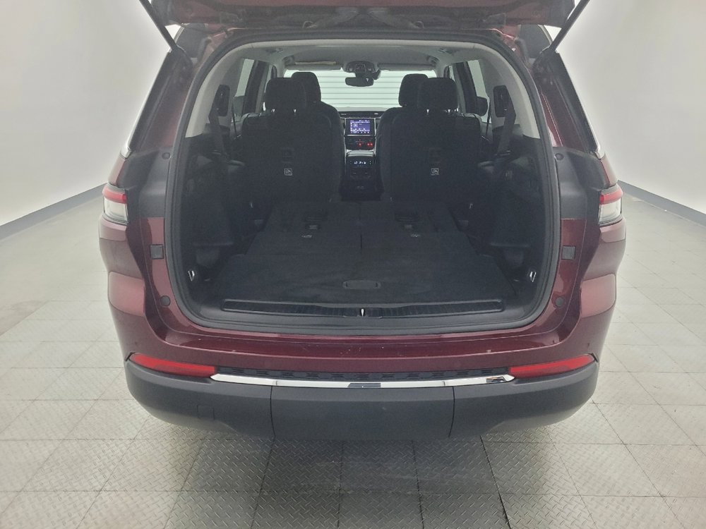 Used 2023 Jeep Grand Cherokee L Laredo image 29