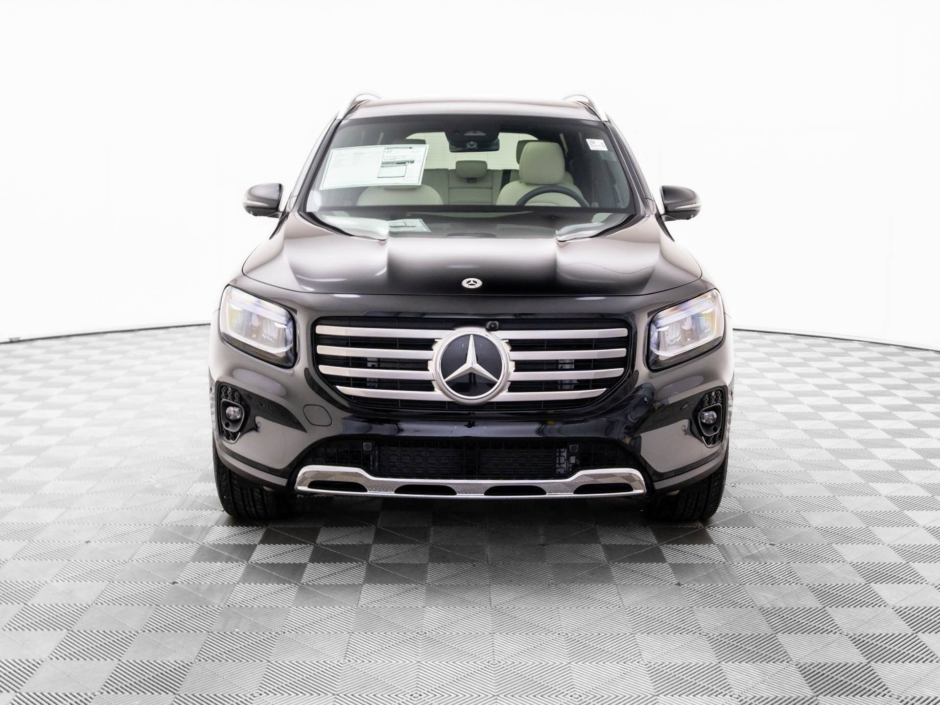 New 2026 Mercedes-Benz GLB 250 4MATIC image 9