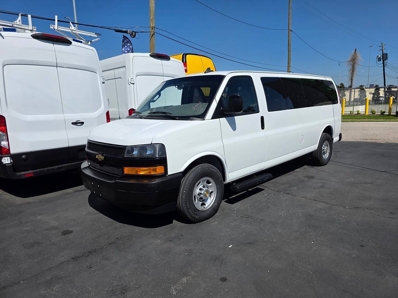 Used 2022 Chevrolet Express 3500 LS RWD image 32