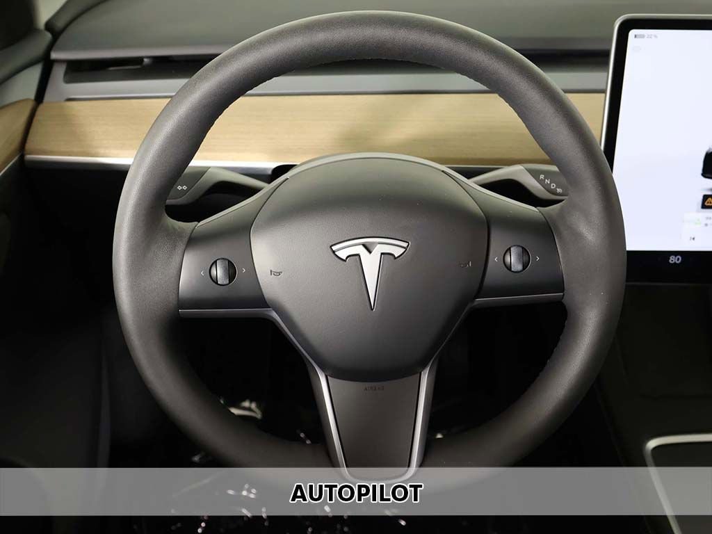 Used 2024 Tesla Model Y Long Range image 3