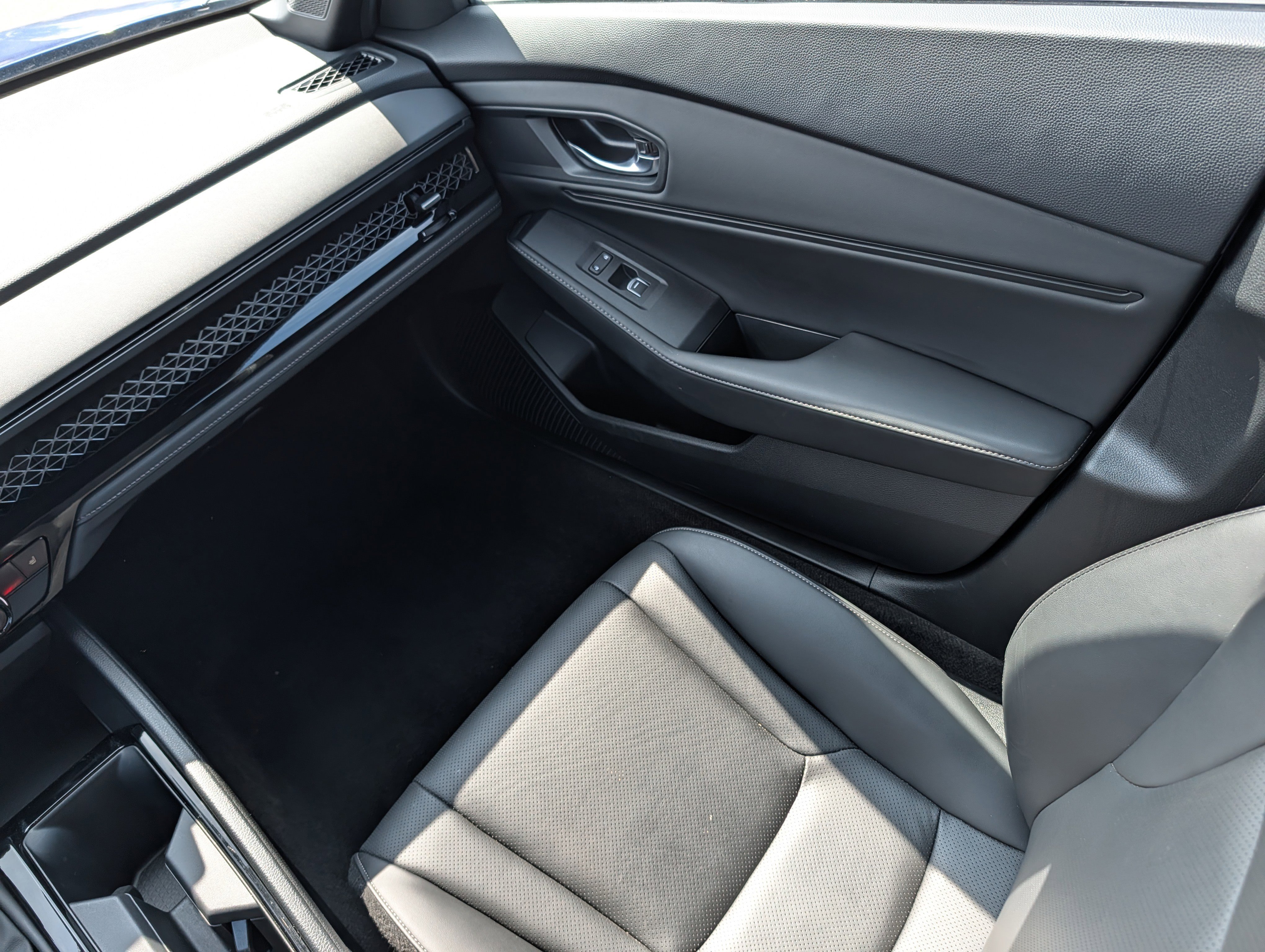 Used 2024 Honda Accord Sport image 11