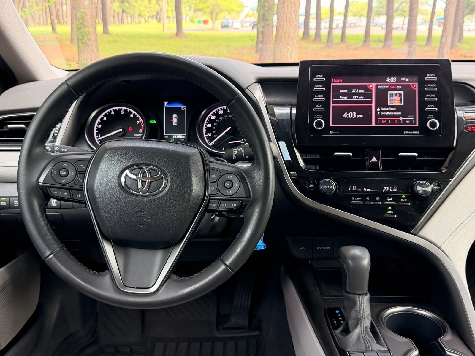 Used 2024 Toyota Camry SE FWD image 3