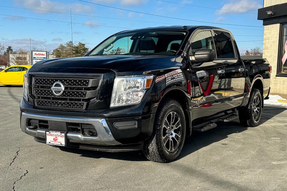 Used 2021 Nissan Titan SV w/ Accessory Utility Package image 8