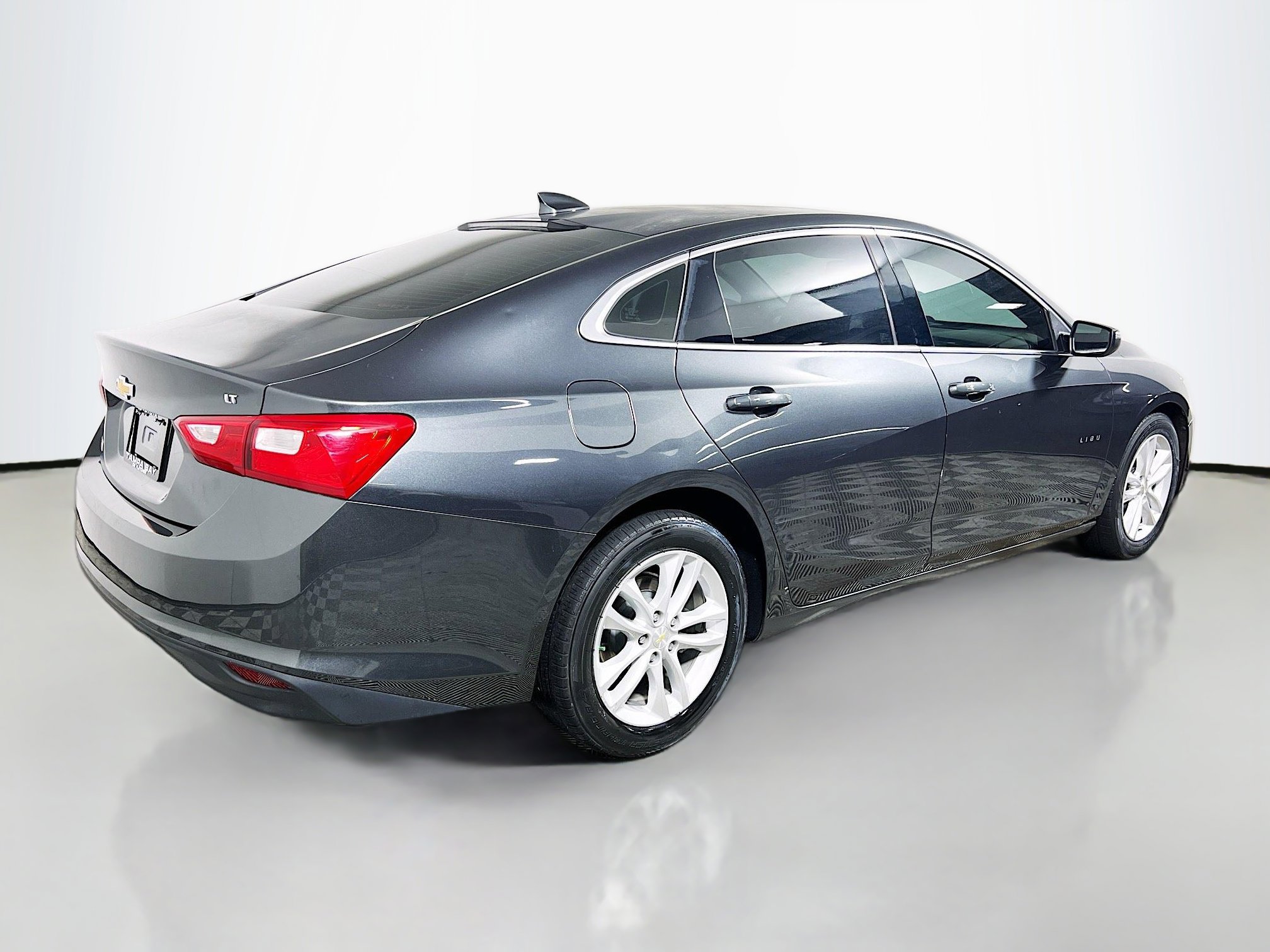 Used 2016 Chevrolet Malibu LT FWD image 4