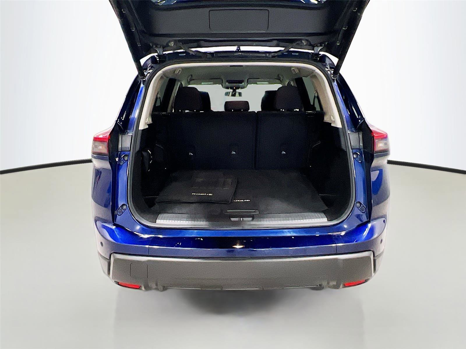 Used 2024 Nissan Rogue SV image 27