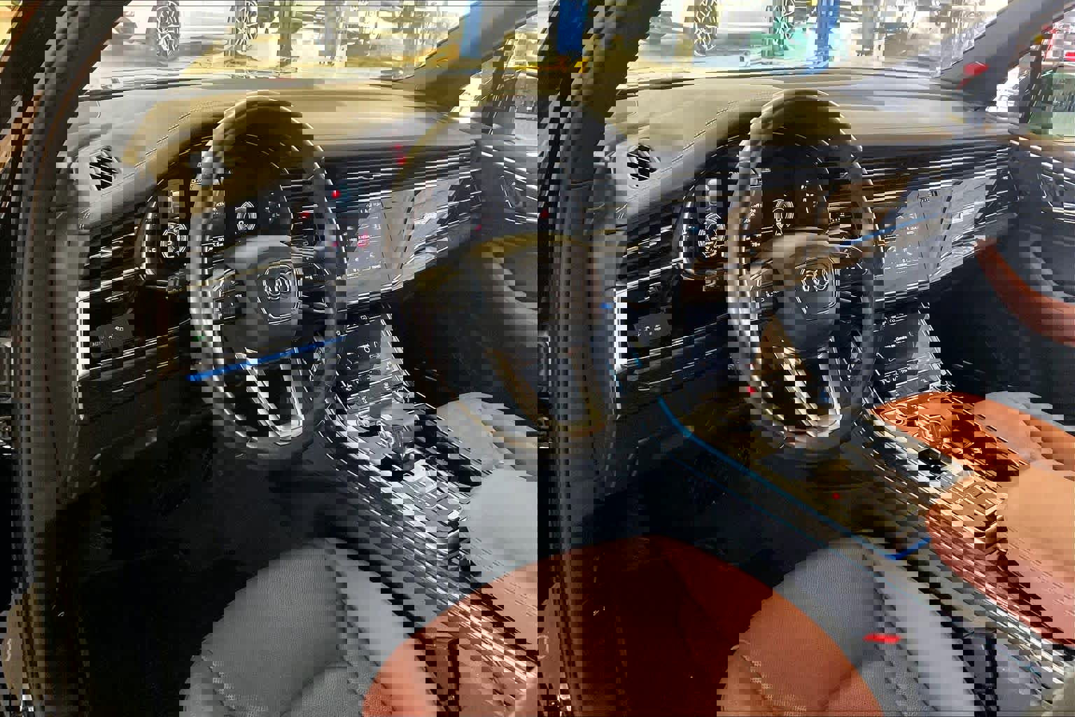 Used 2023 Audi Q7 Premium Plus w/ Premium Plus Package image 16