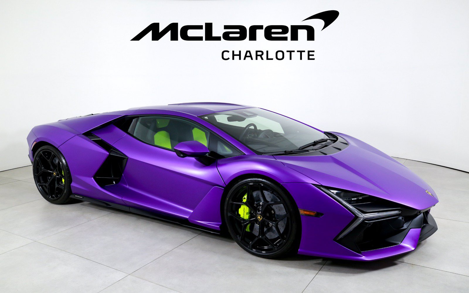 Used 2025 Lamborghini Revuelto AWD/4WD image 2