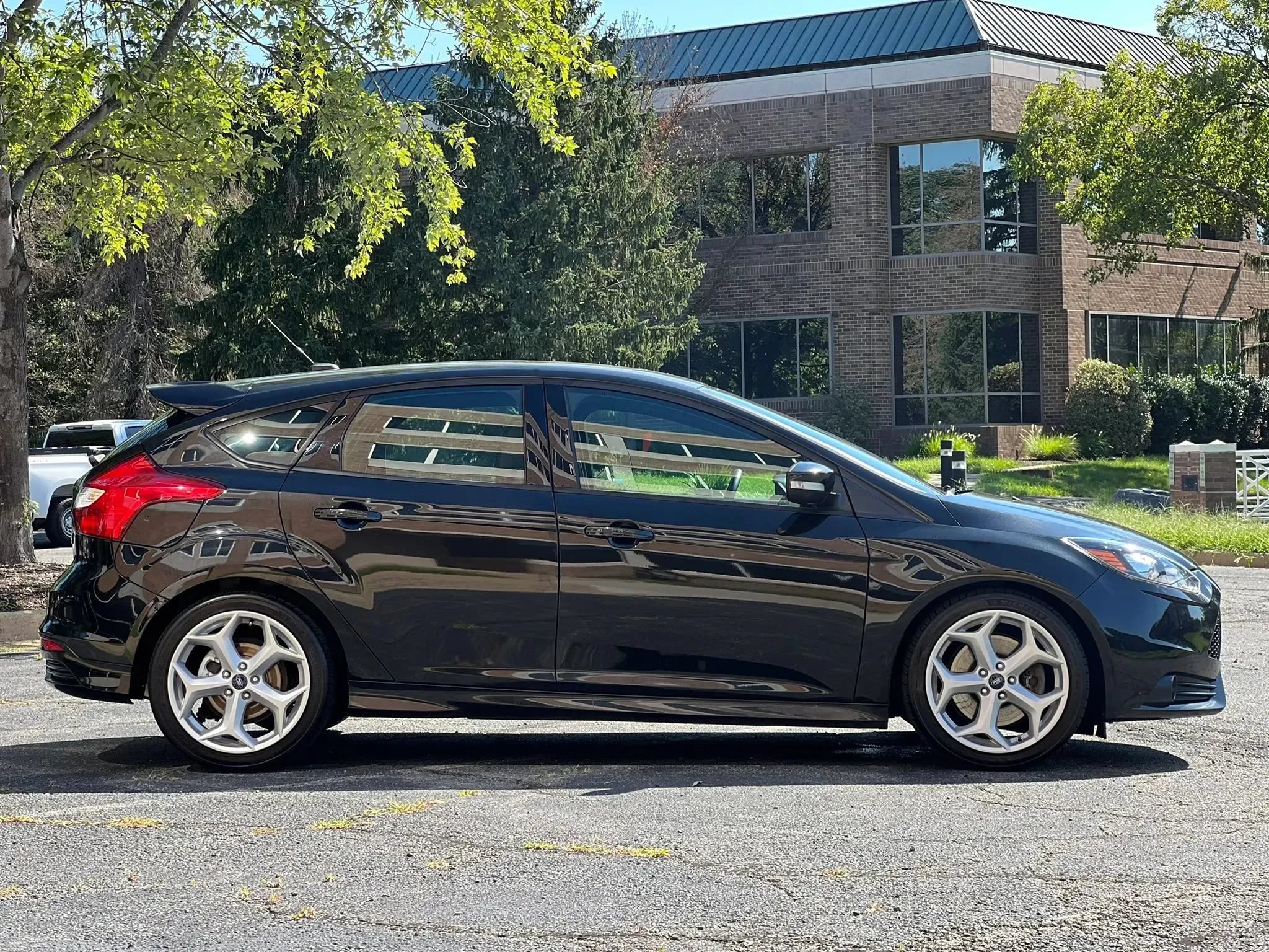Used 2014 Ford Focus ST w/ Equipment Group 202A FWD image 6