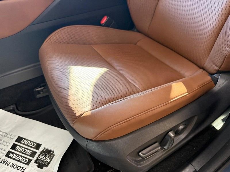 Used 2026 Toyota Crown Signia w/ Advanced Technology Package image 15