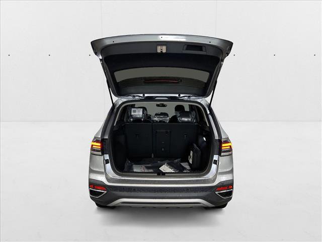 New 2025 Volkswagen Taos SE image 6