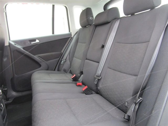 Used 2013 Volkswagen Tiguan S image 19