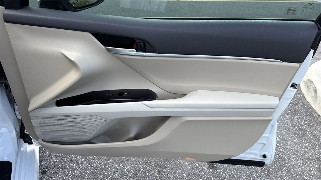 Used 2018 Toyota Camry LE image 44