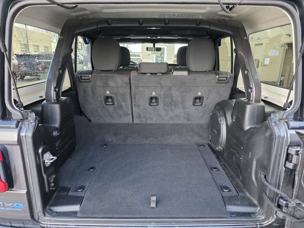 Used 2022 Jeep Wrangler Unlimited Rubicon 4xe image 14