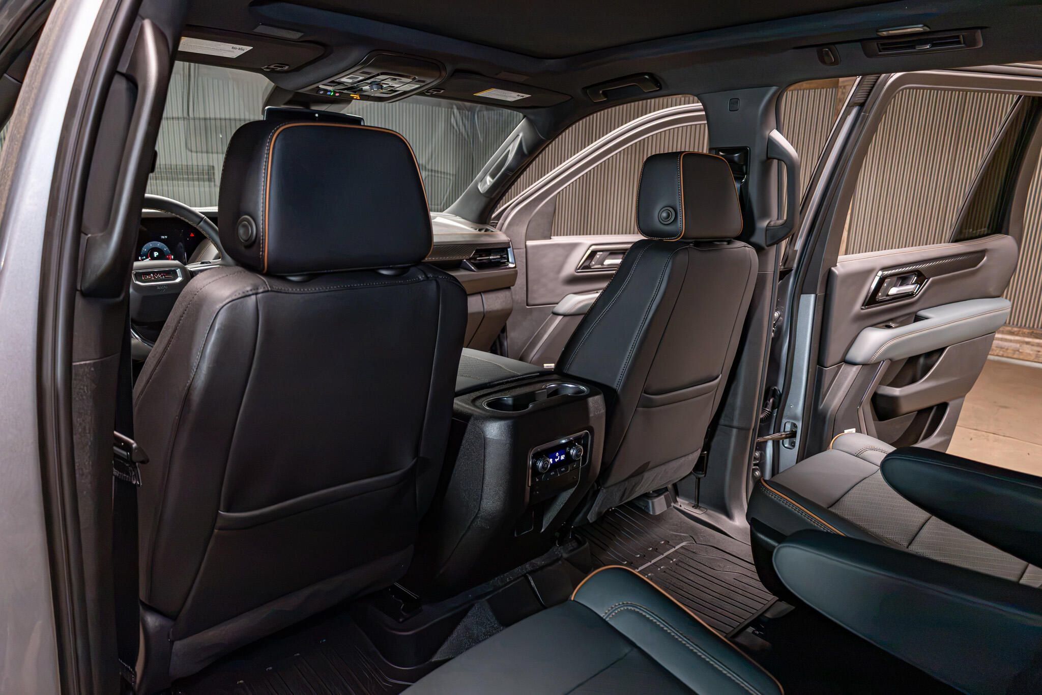 Used 2026 GMC Yukon AT4 w/ LPO, Floor Liner Package AWD/4WD image 33