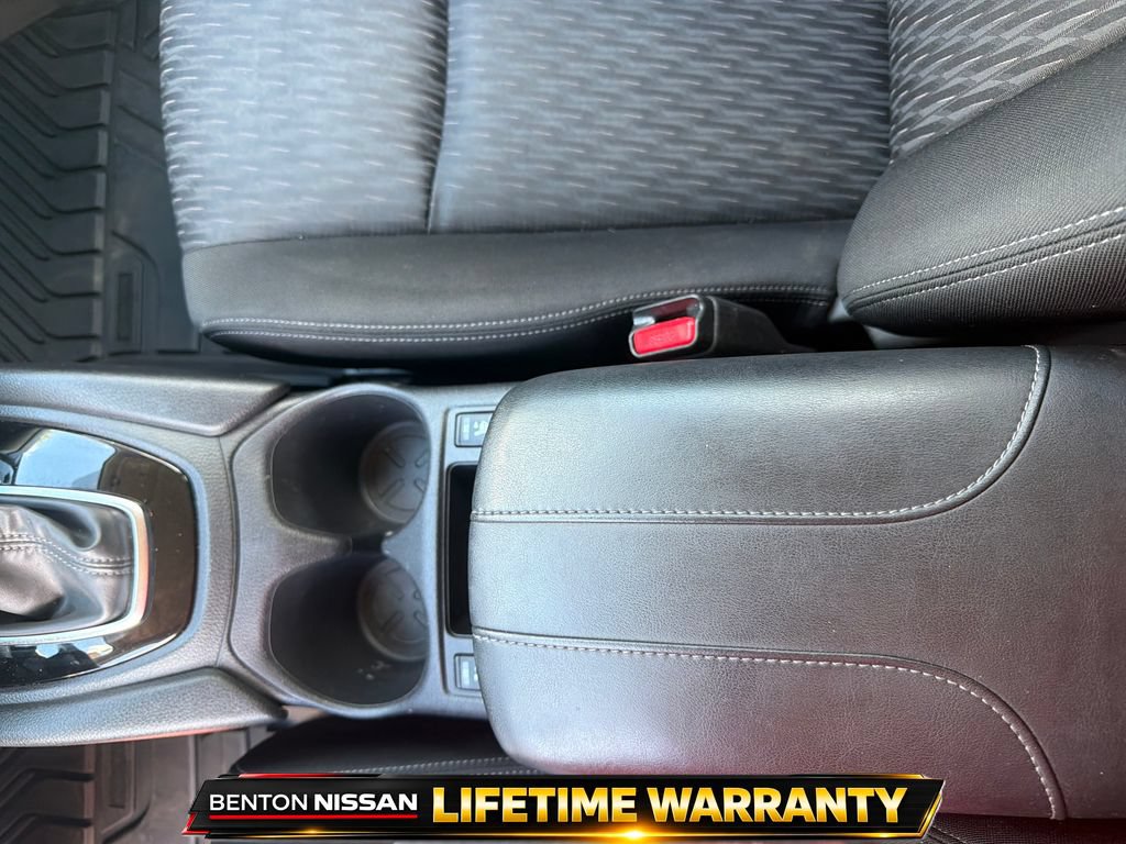 Used 2020 Nissan Rogue SV w/ Premium Package AWD/4WD image 16