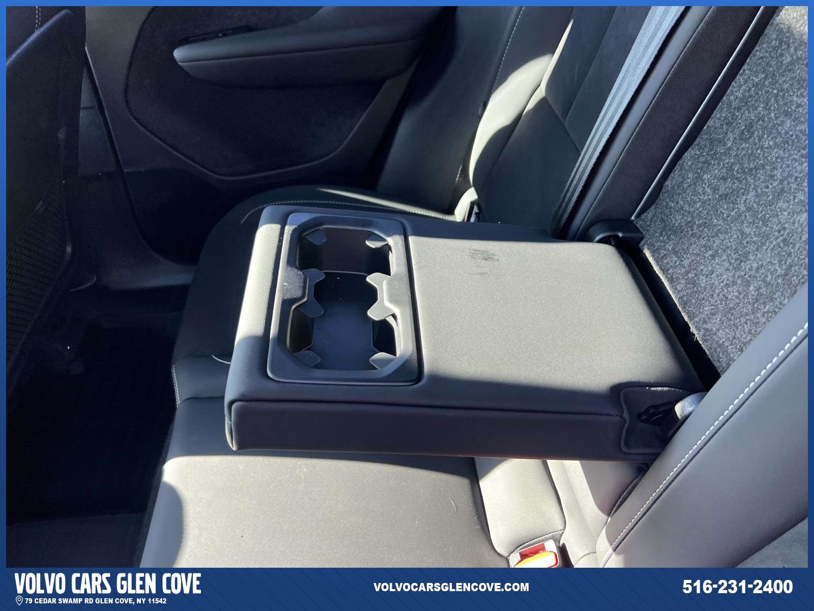 Used 2026 Volvo XC40 B5 Ultra w/ Climate Package image 10