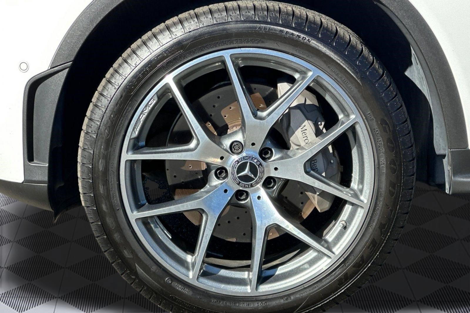 Used 2020 Mercedes-Benz GLC 300 4MATIC Coupe image 13