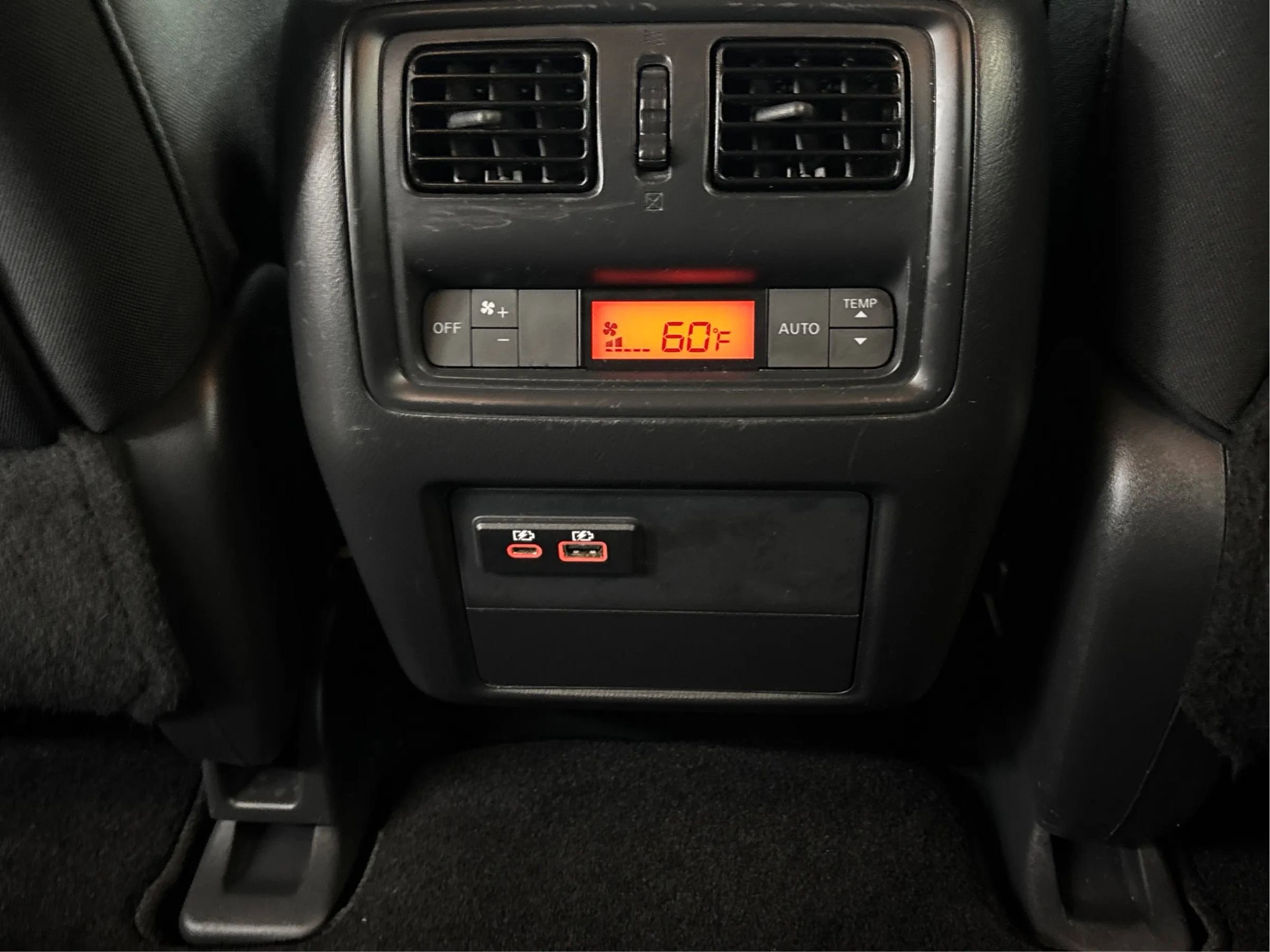 Used 2020 Nissan Pathfinder SV AWD/4WD image 28