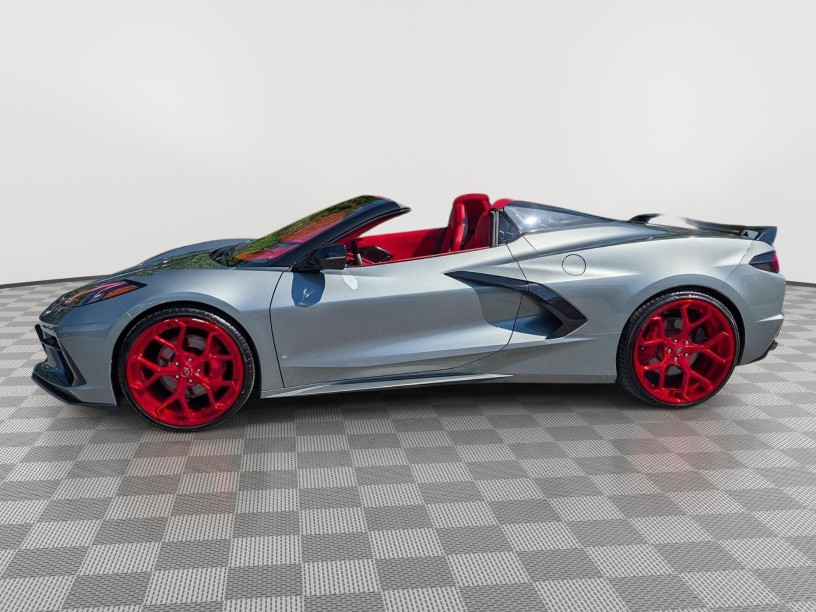 Used 2024 Chevrolet Corvette Stingray Premium Conv w/ Z51 Performance Package RWD image 2