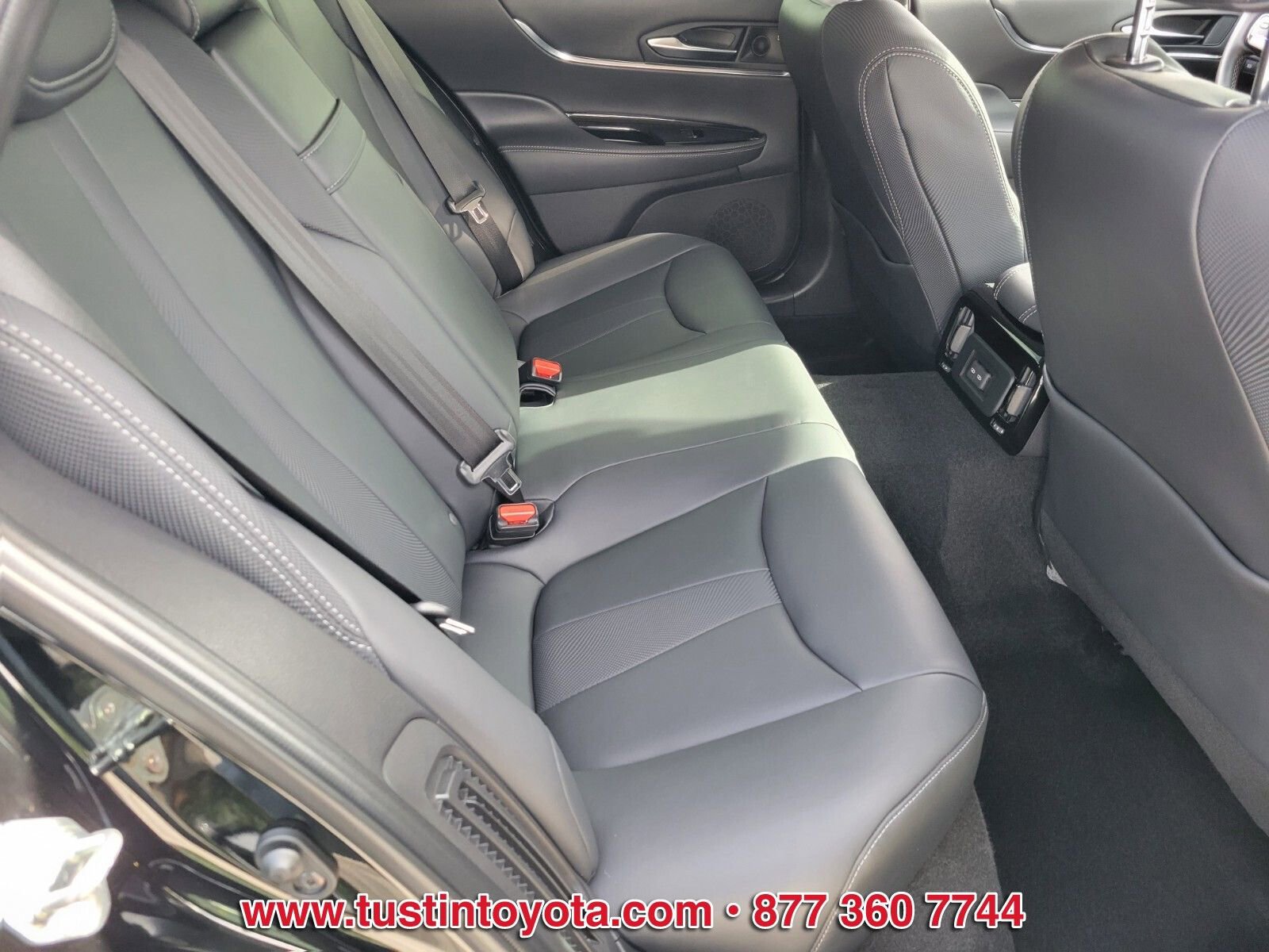 Used 2025 Toyota Mirai XLE RWD image 14
