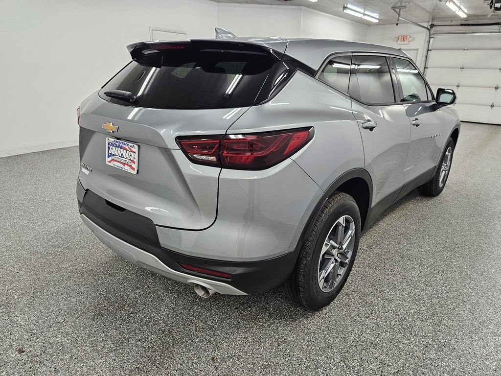 Used 2026 Chevrolet Blazer LT FWD image 4