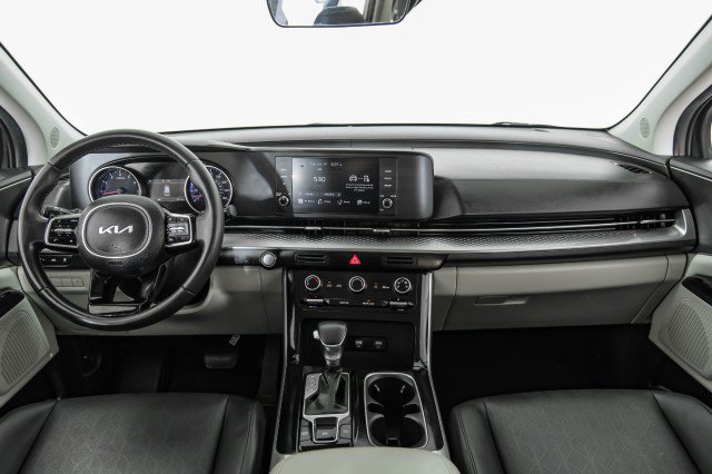 Used 2023 Kia Carnival LX FWD image 11