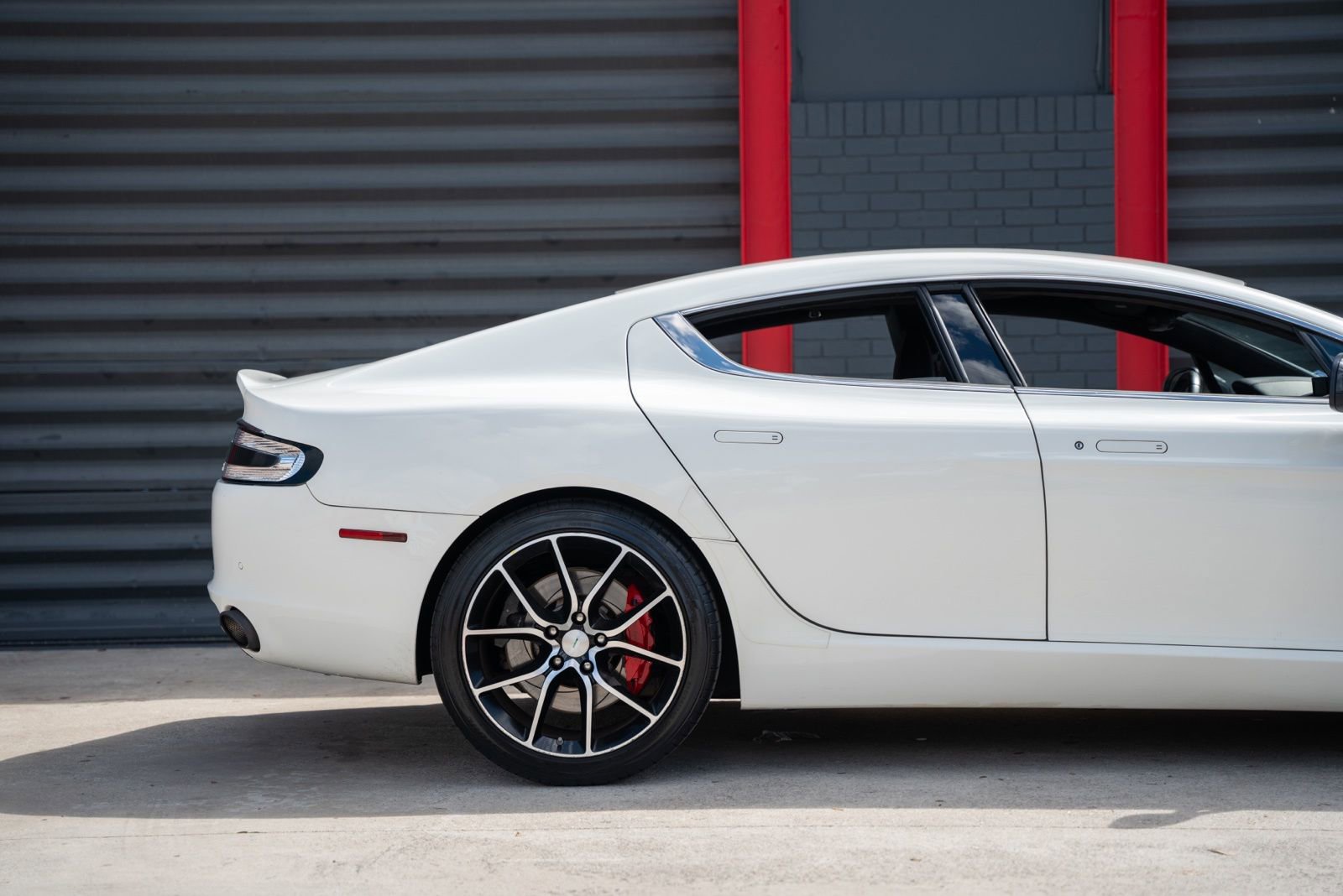 Used 2015 Aston Martin Rapide S image 4