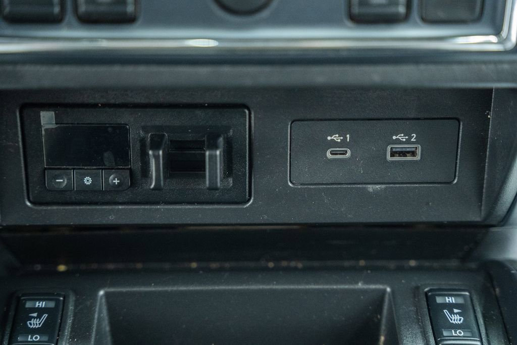 Used 2022 Nissan Titan SV w/ SV Convenience Package image 25